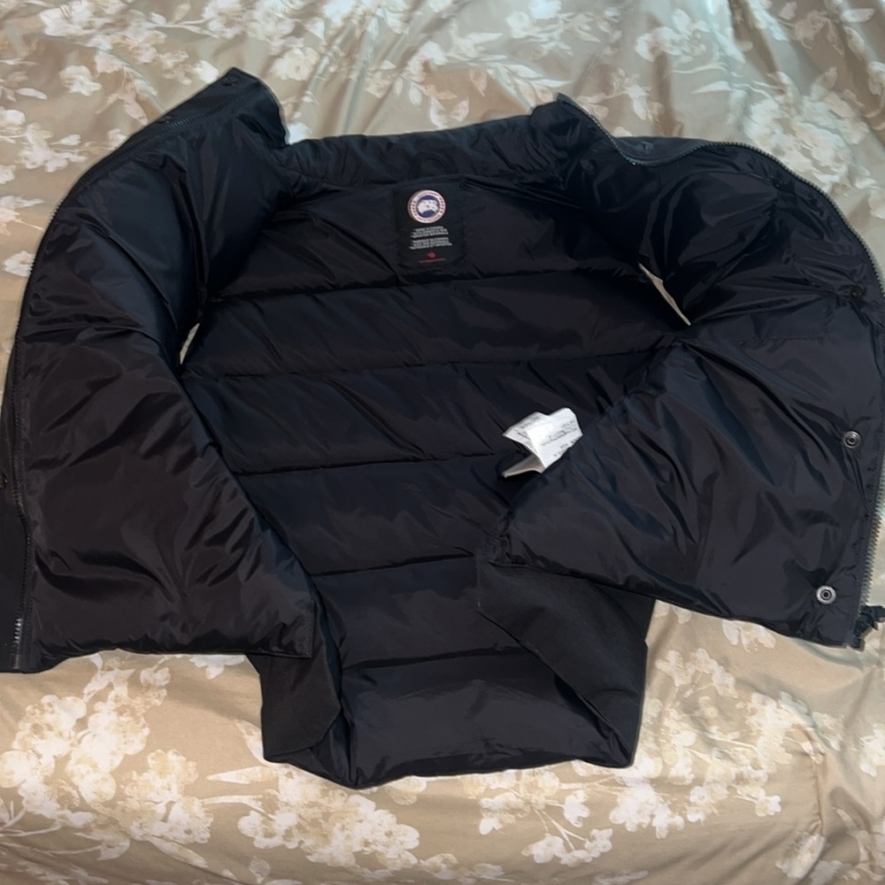 Canada Goose Black Puffer Vest Size XL - Picture 11 of 11